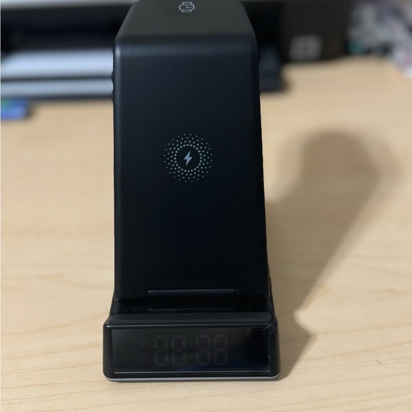 5 in 1 Foldable Wireless Charging Station - Picture 5 of 11